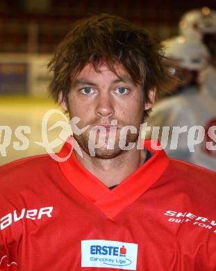 Eishockey. KAC. Portraitfoto. Mannschaftsfoto. Lammers John. Klagenfurt, 17.8.2011.
Foto: Kuess
---
pressefotos, pressefotografie, kuess, qs, qspictures, sport, bild, bilder, bilddatenbank
