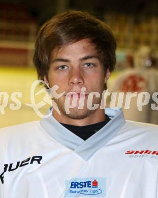 Eishockey. KAC. Portraitfoto. Mannschaftsfoto. Hundertpfund Thomas. Klagenfurt, 17.8.2011.
Foto: Kuess
---
pressefotos, pressefotografie, kuess, qs, qspictures, sport, bild, bilder, bilddatenbank
