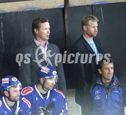 Eishockey Testspiel. Rudolf Hiti Cup. Olimpija Ljubljana gegen VSV. Trainer Mike Stewart, Co-Trainer Guenther Lanzinger (VSV). Bled, am 18.8.2011.
Foto: Kuess
---
pressefotos, pressefotografie, kuess, qs, qspictures, sport, bild, bilder, bilddatenbank