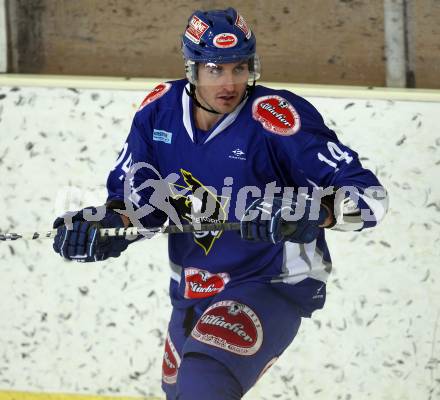 Eishockey Testspiel. Rudolf Hiti Cup. Olimpija Ljubljana gegen VSV. Kyle Wanvig (VSV). Bled, am 18.8.2011.
Foto: Kuess
---
pressefotos, pressefotografie, kuess, qs, qspictures, sport, bild, bilder, bilddatenbank