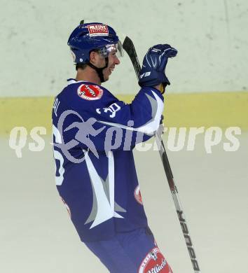 Eishockey Testspiel. Rudolf Hiti Cup. Olimpija Ljubljana gegen VSV. Torjubel Marco Pewal (VSV). Bled, am 18.8.2011.
Foto: Kuess
---
pressefotos, pressefotografie, kuess, qs, qspictures, sport, bild, bilder, bilddatenbank