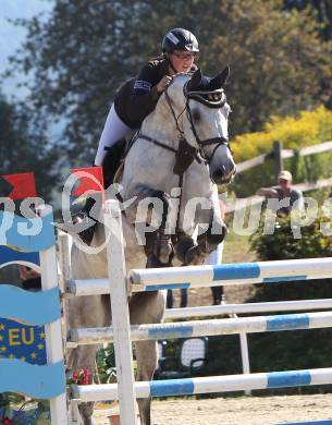 Reiten. Kaerntner Landesmeisterschaften. Kathrin Kurat auf Cento Quick Z. Reifnitz, am 14.8.2011.
Foto: Kuess
---
pressefotos, pressefotografie, kuess, qs, qspictures, sport, bild, bilder, bilddatenbank