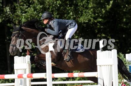 Reiten. Kaerntner Landesmeisterschaften. Caroline Wimmer auf Athen. Reifnitz, am 14.8.2011.
Foto: Kuess
---
pressefotos, pressefotografie, kuess, qs, qspictures, sport, bild, bilder, bilddatenbank