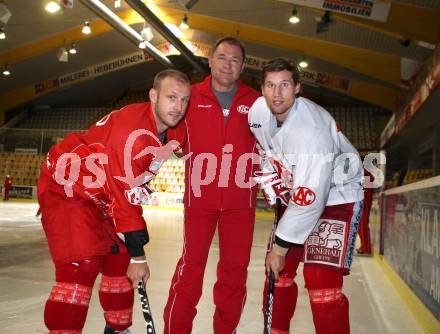 Eishockey. KAC. Kirisits Johannes, Ray Podloski, Hager Gregor. Klagenfurt, 17.8.2011.
Foto: kuess
---
pressefotos, pressefotografie, kuess, qs, qspictures, sport, bild, bilder, bilddatenbank