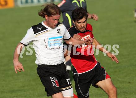 Fussball Kaerntner Liga. Bleiburg gegen Maria Saal. Thomas Hoeller, (Bleiburg), Araujo Da Silva Filho Aldamir (Maria Saal). Bleiburg, 20.8.2011.
Foto: Kuess
---
pressefotos, pressefotografie, kuess, qs, qspictures, sport, bild, bilder, bilddatenbank