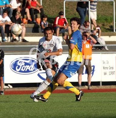 Fussball Bundesliga. Erste Liga. WAC/St. Andrae gegen Vienna. Nenad Jovanovic, (WAC/St.Andrae), Andreas Tiffner (Vienna). Wolfsberg, 19.8.2011
Foto: Kuess

---
pressefotos, pressefotografie, kuess, qs, qspictures, sport, bild, bilder, bilddatenbank
