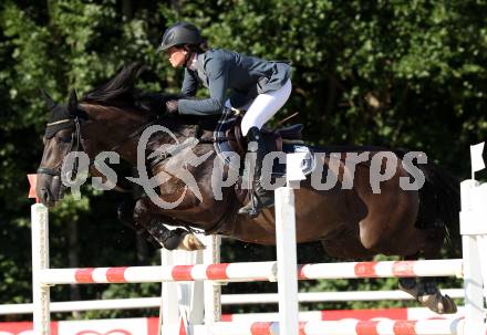 Reiten. Kaerntner Landesmeisterschaften. Caroline Wimmer auf Athen. Reifnitz, am 14.8.2011.
Foto: Kuess
---
pressefotos, pressefotografie, kuess, qs, qspictures, sport, bild, bilder, bilddatenbank