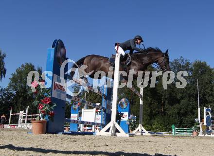 Reiten. Kaerntner Landesmeisterschaften. Caroline Wimmer auf Athen. Reifnitz, am 14.8.2011.
Foto: Kuess
---
pressefotos, pressefotografie, kuess, qs, qspictures, sport, bild, bilder, bilddatenbank
