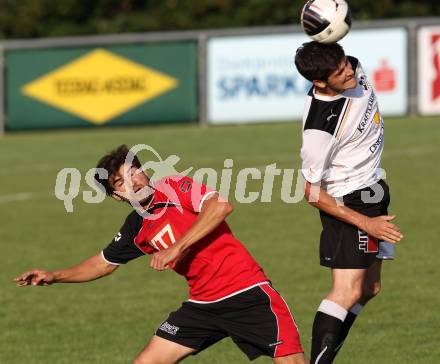 Fussball Kaerntner Liga. Bleiburg gegen Maria Saal. Christopher Knauder,  (Bleiburg), Araujo Da Silva Filho Aldamir (Maria Saal). Bleiburg, 20.8.2011.
Foto: Kuess
---
pressefotos, pressefotografie, kuess, qs, qspictures, sport, bild, bilder, bilddatenbank