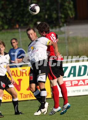 Fussball Kaerntner Liga. Bleiburg gegen Maria Saal. Daniel Wriessnig, (Bleiburg), Martin Tschernuth (Maria Saal). Bleiburg, 20.8.2011.
Foto: Kuess
---
pressefotos, pressefotografie, kuess, qs, qspictures, sport, bild, bilder, bilddatenbank