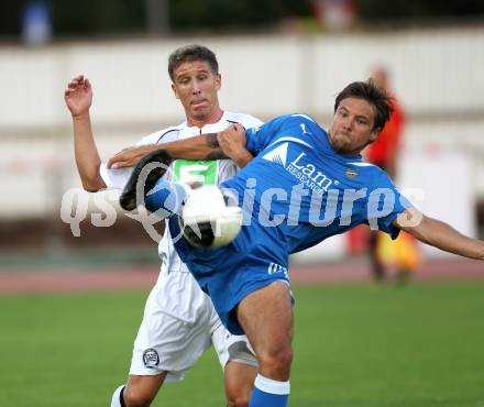 Fussball Regionalliga. VSV gegen Sturm Graz Amateure. Michael Kirisits,  (VSV), Dean Maric (Graz). Villach, 20.8.2011.
Foto: Kuess
---
pressefotos, pressefotografie, kuess, qs, qspictures, sport, bild, bilder, bilddatenbank