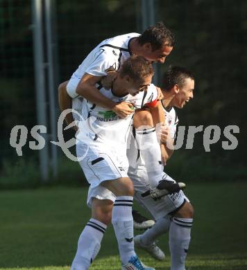 Fussball Unterliga Ost. Ludmannsdorf gegen KAC. Torjubel Stefan Modritsch, Michael Sablatnig, Gerfried Einspieler  (Ludmannsdorf). Ludmannsdorf, am 21.8.2011.
Foto: Kuess
---
pressefotos, pressefotografie, kuess, qs, qspictures, sport, bild, bilder, bilddatenbank