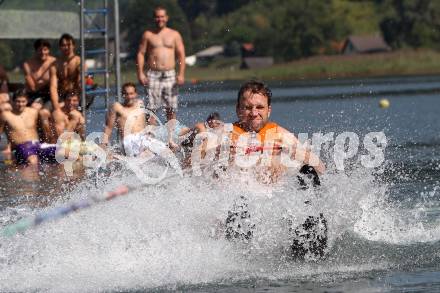 Eishockey. VSV. Wasserski. Greg Kuznik. Ossiacher See, 22.8.2011.
Foto: Kuess
---
pressefotos, pressefotografie, kuess, qs, qspictures, sport, bild, bilder, bilddatenbank