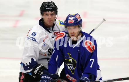 EBEL. Eishockey Bundesliga. EC Pasut VSV gegen  ERC Ingolstadt. LOYNS Lynn (VSV), Derek Hahn (Ingolstadt). Villach, am 26.8.2011.
Foto: Kuess 


---
pressefotos, pressefotografie, kuess, qs, qspictures, sport, bild, bilder, bilddatenbank