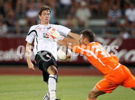 Fussball Bundesliga. Erste Liga. WAC/St. Andrae gegen SKN St. Poelten.  Christian Falk (WAC/St.Andrae),  Christoph Riegler (St. Poelten). Wolfsberg, 26.8.2011
Foto: Kuess

---
pressefotos, pressefotografie, kuess, qs, qspictures, sport, bild, bilder, bilddatenbank