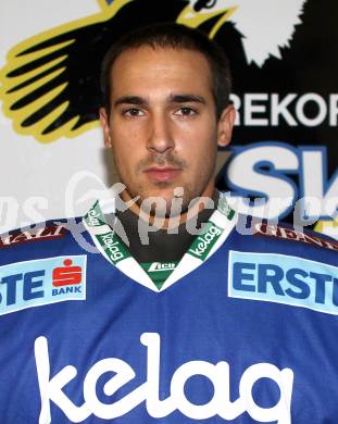 Eishockey. VSV. Mannschaftsfototermin. Portraitfoto. STARKBAUM Bernhard. Villach, 27.8.2011.
Foto: Kuess
---
pressefotos, pressefotografie, kuess, qs, qspictures, sport, bild, bilder, bilddatenbank