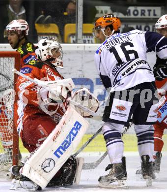 Eishockey Testspiel KAC gegen Iserlohn Roosters. Rene Swette,  (KAC),  Jeff Giuliano (Iserlohn Roosters). Klagenfurt, 27.8.2011.
Foto: Kuess 

---
pressefotos, pressefotografie, kuess, qs, qspictures, sport, bild, bilder, bilddatenbank
