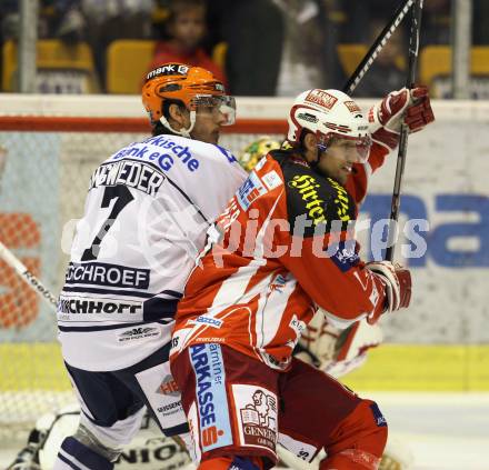 Eishockey Testspiel KAC gegen Iserlohn Roosters. Gregor Hager,  (KAC), Stefan Langwieder (Iserlohn Roosters). Klagenfurt, 27.8.2011.
Foto: Kuess 

---
pressefotos, pressefotografie, kuess, qs, qspictures, sport, bild, bilder, bilddatenbank