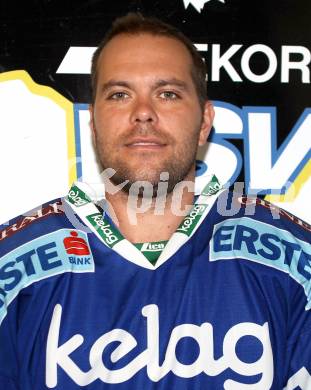 Eishockey. VSV. Mannschaftsfototermin. Portraitfoto. MITCHELL Kevin. Villach, 27.8.2011.
Foto: Kuess
---
pressefotos, pressefotografie, kuess, qs, qspictures, sport, bild, bilder, bilddatenbank