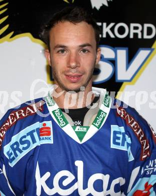 Eishockey. VSV. Mannschaftsfototermin. Portraitfoto. PEWAL Marco. Villach, 27.8.2011.
Foto: Kuess
---
pressefotos, pressefotografie, kuess, qs, qspictures, sport, bild, bilder, bilddatenbank