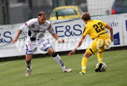Fussball Regionalliga. SAK gegen Pasching. Christian Dlopst (SAK), Philipp Schobesberger (Pasching). Klagenfurt, am 27.8.2011.
Foto: Kuess
---
pressefotos, pressefotografie, kuess, qs, qspictures, sport, bild, bilder, bilddatenbank