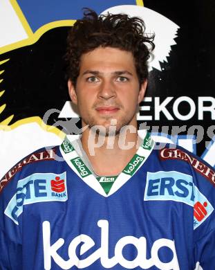 Eishockey. VSV. Mannschaftsfototermin. Portraitfoto. ALTMANN Mario. Villach, 27.8.2011.
Foto: Kuess
---
pressefotos, pressefotografie, kuess, qs, qspictures, sport, bild, bilder, bilddatenbank