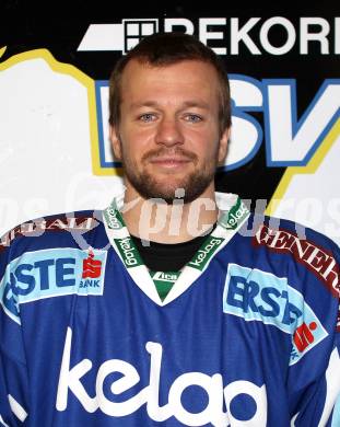 Eishockey. VSV. Mannschaftsfototermin. Portraitfoto. KASPITZ Roland. Villach, 27.8.2011.
Foto: Kuess
---
pressefotos, pressefotografie, kuess, qs, qspictures, sport, bild, bilder, bilddatenbank