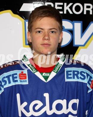 Eishockey. VSV. Mannschaftsfototermin. Portraitfoto. Patrick Ratz. Villach, 27.8.2011.
Foto: Kuess
---
pressefotos, pressefotografie, kuess, qs, qspictures, sport, bild, bilder, bilddatenbank