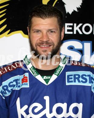 Eishockey. VSV. Mannschaftsfototermin. Portraitfoto. WELLER Craig. Villach, 27.8.2011.
Foto: Kuess
---
pressefotos, pressefotografie, kuess, qs, qspictures, sport, bild, bilder, bilddatenbank