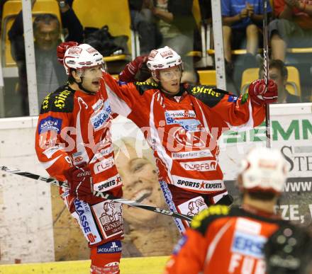 Eishockey Testspiel KAC gegen ERC Ingolstadt. Torjubel Spurgeon Tyler, Scofield Tyler  (KAC). Klagenfurt, 28.8.2011.
Foto: Kuess 

---
pressefotos, pressefotografie, kuess, qs, qspictures, sport, bild, bilder, bilddatenbank
