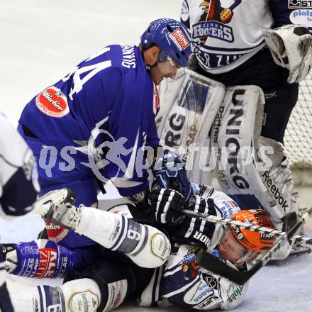 EBEL. Eishockey Bundesliga. EC Pasut VSV gegen Iserlohn Roosters.  Kyle Wanvig,  (VSV), Lasse Kopitz (Iserlohn Roosters). Villach, am 28.8.2011.
Foto: Kuess 


---
pressefotos, pressefotografie, kuess, qs, qspictures, sport, bild, bilder, bilddatenbank