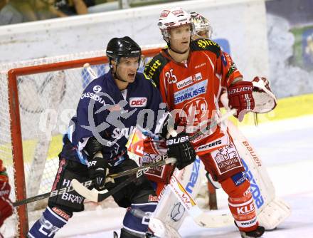 Eishockey Testspiel KAC gegen ERC Ingolstadt. Furey Kirk (KAC), Petr Fical (ERC Ingolstadt). Klagenfurt, 28.8.2011.
Foto: Kuess 

---
pressefotos, pressefotografie, kuess, qs, qspictures, sport, bild, bilder, bilddatenbank