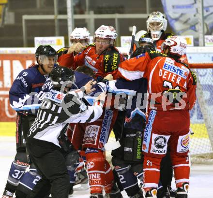 Eishockey Testspiel KAC gegen ERC Ingolstadt. Siklenka Mike (KAC), Prestin Ryan (ERC Ingolstadt). Klagenfurt, 28.8.2011.
Foto: Kuess 

---
pressefotos, pressefotografie, kuess, qs, qspictures, sport, bild, bilder, bilddatenbank