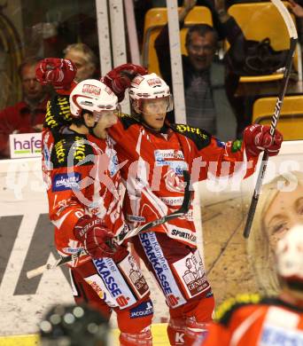 Eishockey Testspiel KAC gegen ERC Ingolstadt. Torjubel Spurgeon Tyler, Scofield Tyler  (KAC). Klagenfurt, 28.8.2011.
Foto: Kuess 

---
pressefotos, pressefotografie, kuess, qs, qspictures, sport, bild, bilder, bilddatenbank