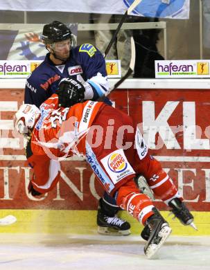 Eishockey Testspiel KAC gegen ERC Ingolstadt. Furey Kirk (KAC), Jeremy Reich (ERC Ingolstadt). Klagenfurt, 28.8.2011.
Foto: Kuess 

---
pressefotos, pressefotografie, kuess, qs, qspictures, sport, bild, bilder, bilddatenbank
