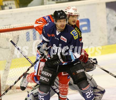 Eishockey Testspiel KAC gegen ERC Ingolstadt. Spurgeon Tyler (KAC), Timmy Pettersson (ERC Ingolstadt). Klagenfurt, 28.8.2011.
Foto: Kuess 

---
pressefotos, pressefotografie, kuess, qs, qspictures, sport, bild, bilder, bilddatenbank