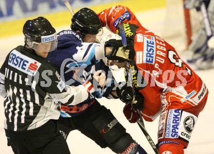 Eishockey Testspiel KAC gegen ERC Ingolstadt. Spurgeon Tyler (KAC), 	Jeremy Reich (ERC Ingolstadt). Klagenfurt, 28.8.2011.
Foto: Kuess 

---
pressefotos, pressefotografie, kuess, qs, qspictures, sport, bild, bilder, bilddatenbank