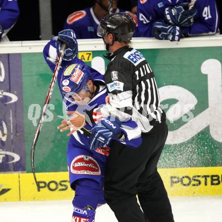 EBEL. Eishockey Bundesliga. EC Pasut VSV gegen Iserlohn Roosters. Nico Toff, Schiedsrichter (VSV). Villach, am 28.8.2011.
Foto: Kuess 


---
pressefotos, pressefotografie, kuess, qs, qspictures, sport, bild, bilder, bilddatenbank