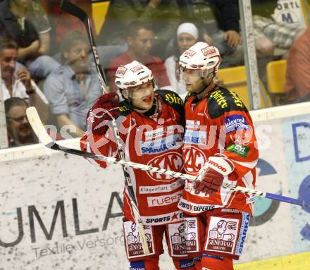 Eishockey Testspiel KAC gegen ERC Ingolstadt. Torjubel Tyler Spurgeon, Herbert Ratz (KAC). Klagenfurt, 28.8.2011.
Foto: Kuess 

---
pressefotos, pressefotografie, kuess, qs, qspictures, sport, bild, bilder, bilddatenbank