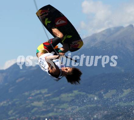 Wakeboard. Dominik Hernler. Doebriach am Millstaetter See, am 28.8.2011.
Foto: Kuess
---
pressefotos, pressefotografie, kuess, qs, qspictures, sport, bild, bilder, bilddatenbank