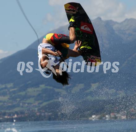 Wakeboard. Dominik Hernler. Doebriach am Millstaetter See, am 28.8.2011.
Foto: Kuess
---
pressefotos, pressefotografie, kuess, qs, qspictures, sport, bild, bilder, bilddatenbank