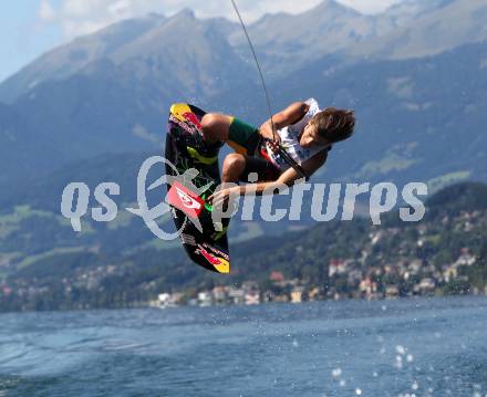 Wakeboard. Dominik Hernler. Doebriach am Millstaetter See, am 28.8.2011.
Foto: Kuess
---
pressefotos, pressefotografie, kuess, qs, qspictures, sport, bild, bilder, bilddatenbank