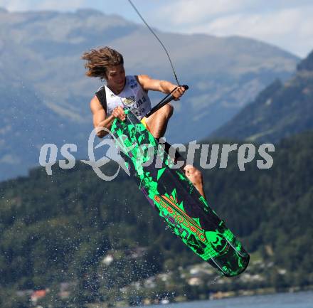 Wakeboard. Dominik Hernler. DÃ¶briach am MillstÃ¤tter See, am 28.8.2011.
Foto: Kuess 

---
pressefotos, pressefotografie, kuess, qs, qspictures, sport, bild, bilder, bilddatenbank