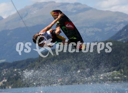 Wakeboard. Dominik Hernler. Doebriach am Millstaetter See, am 28.8.2011.
Foto: Kuess
---
pressefotos, pressefotografie, kuess, qs, qspictures, sport, bild, bilder, bilddatenbank