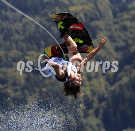 Wakeboard. Dominik Hernler. DÃ¶briach am MillstÃ¤tter See, am 28.8.2011.
Foto: Kuess 

---
pressefotos, pressefotografie, kuess, qs, qspictures, sport, bild, bilder, bilddatenbank