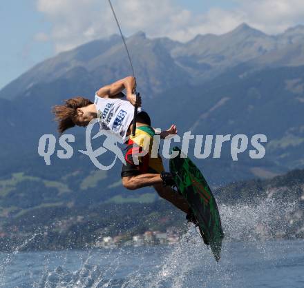 Wakeboard. Dominik Hernler. DÃ¶briach am MillstÃ¤tter See, am 28.8.2011.
Foto: Kuess 

---
pressefotos, pressefotografie, kuess, qs, qspictures, sport, bild, bilder, bilddatenbank