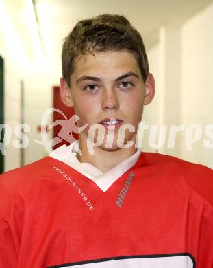 Eishockey. KAC U20. Thomas Vallant. Klagenfurt, 29.8.2011.
Foto: Kuess
---
pressefotos, pressefotografie, kuess, qs, qspictures, sport, bild, bilder, bilddatenbank