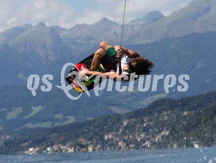 Wakeboard. Dominik Hernler. Doebriach am Millstaetter See, am 28.8.2011.
Foto: Kuess
---
pressefotos, pressefotografie, kuess, qs, qspictures, sport, bild, bilder, bilddatenbank