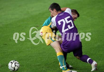 Fussball Regionalliga. SK Austria Klagenfurt gegen Voecklamarkt. Martin Salentinig (Austria), Thomas Goiginger (Voecklamarkt). Klagenfurt, am 2.9.2011.
Foto: Kuess
---
pressefotos, pressefotografie, kuess, qs, qspictures, sport, bild, bilder, bilddatenbank