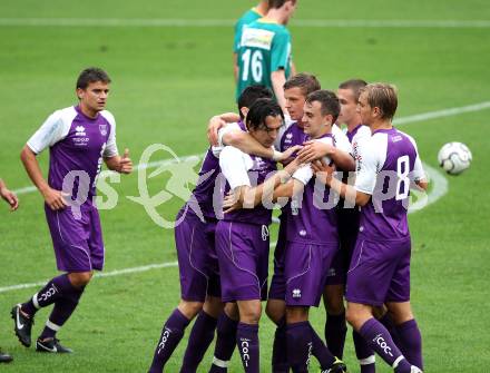 Fussball Regionalliga. SK Austria Klagenfurt gegen Voecklamarkt. Torjubel (Austria). Klagenfurt, am 2.9.2011.
Foto: Kuess
---
pressefotos, pressefotografie, kuess, qs, qspictures, sport, bild, bilder, bilddatenbank